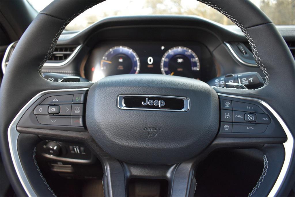 new 2025 Jeep Grand Cherokee car, priced at $47,599
