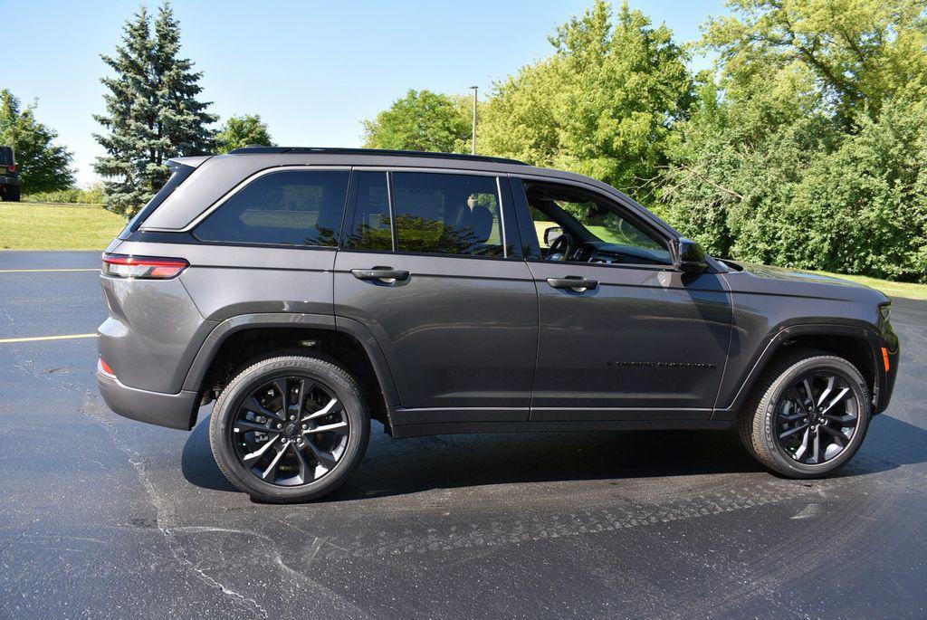 new 2026 Jeep Grand Cherokee car, priced at $47,816