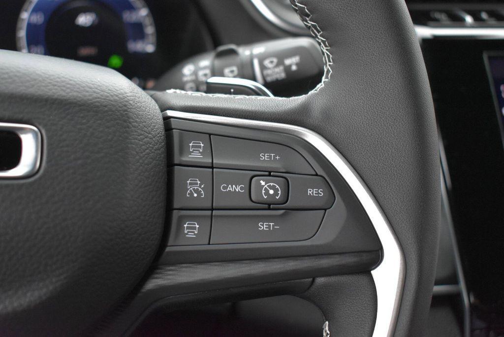 new 2025 Jeep Grand Cherokee car, priced at $36,990