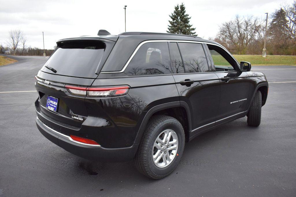 new 2025 Jeep Grand Cherokee car, priced at $36,990