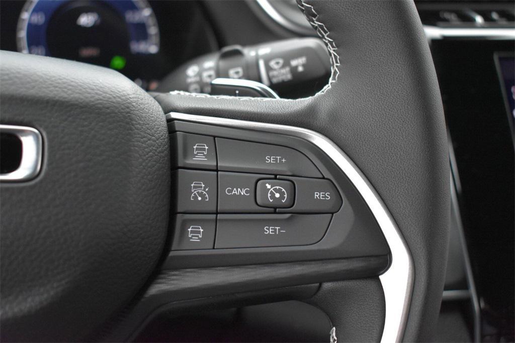 new 2025 Jeep Grand Cherokee car, priced at $37,999