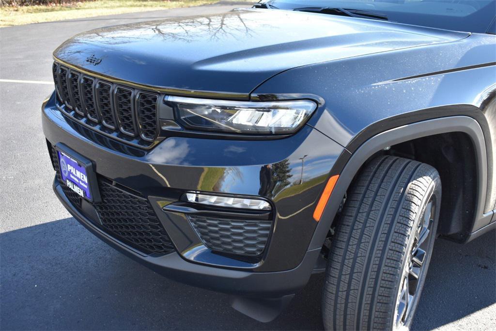 new 2025 Jeep Grand Cherokee car, priced at $47,599