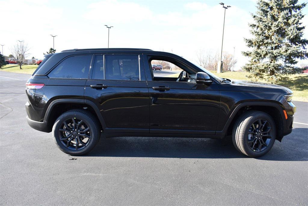 new 2025 Jeep Grand Cherokee car, priced at $47,599