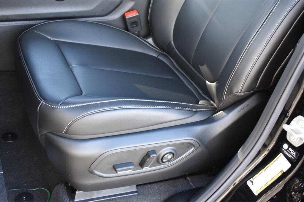 new 2025 Jeep Grand Cherokee car, priced at $47,599