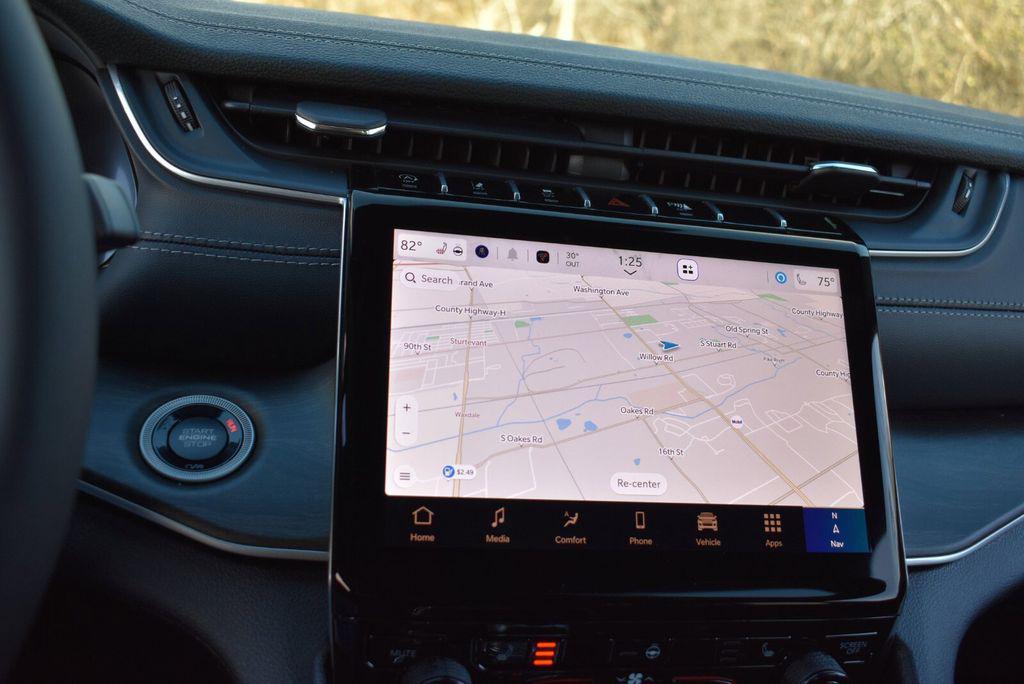 new 2025 Jeep Grand Cherokee car, priced at $46,999