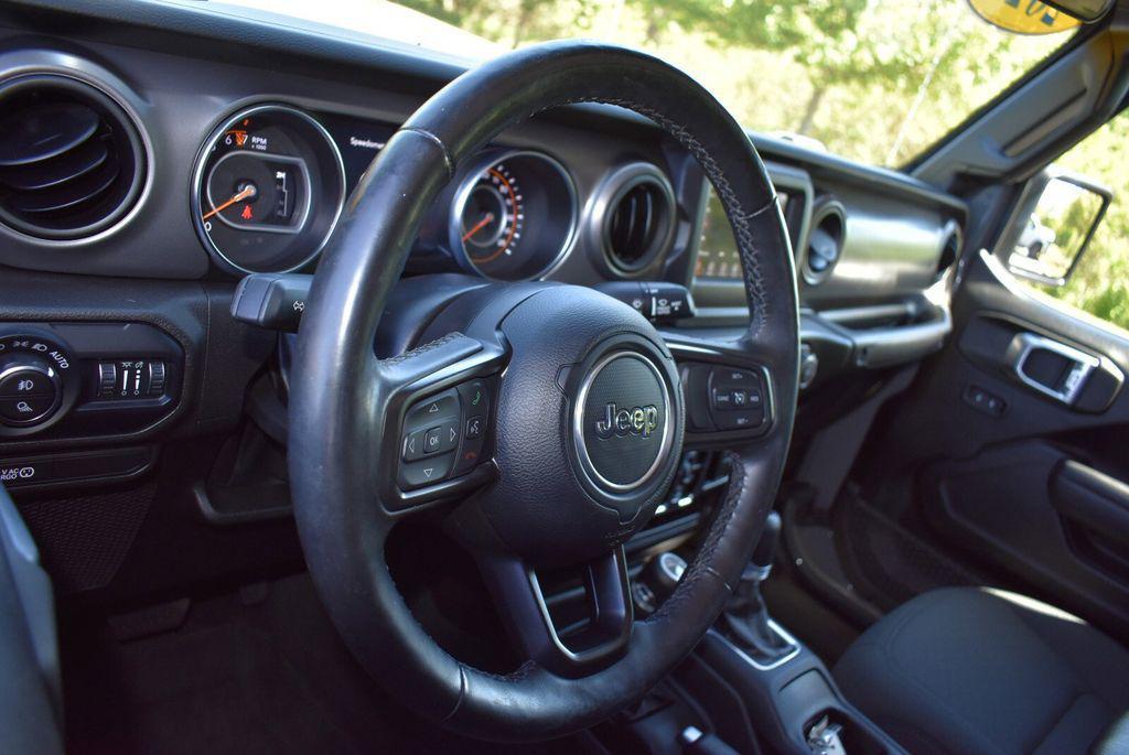 used 2022 Jeep Gladiator car, priced at $34,524