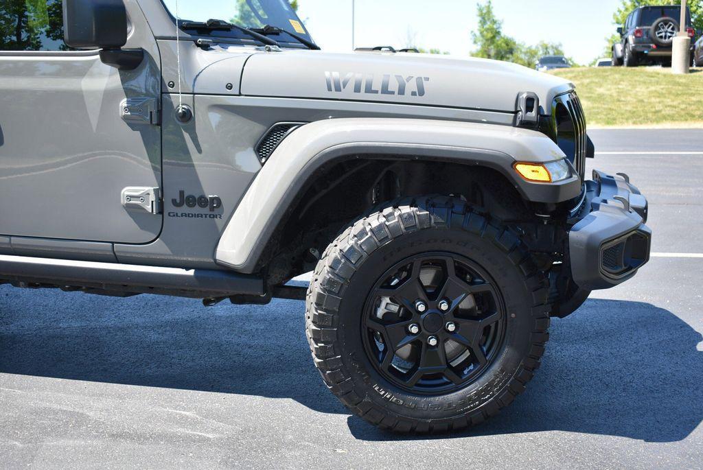 used 2022 Jeep Gladiator car, priced at $34,524