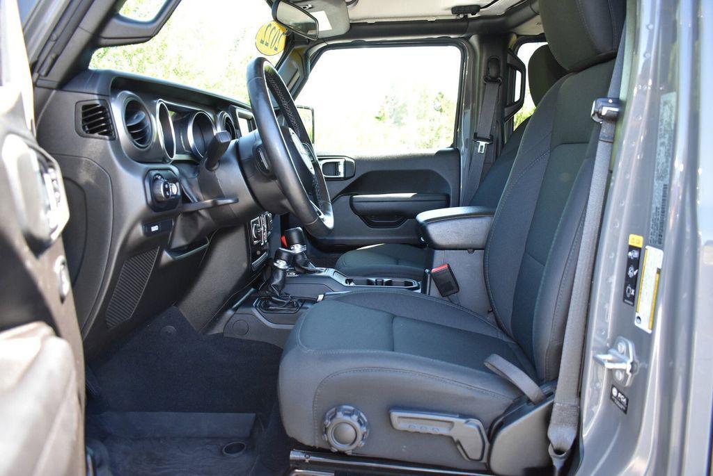 used 2022 Jeep Gladiator car, priced at $34,524