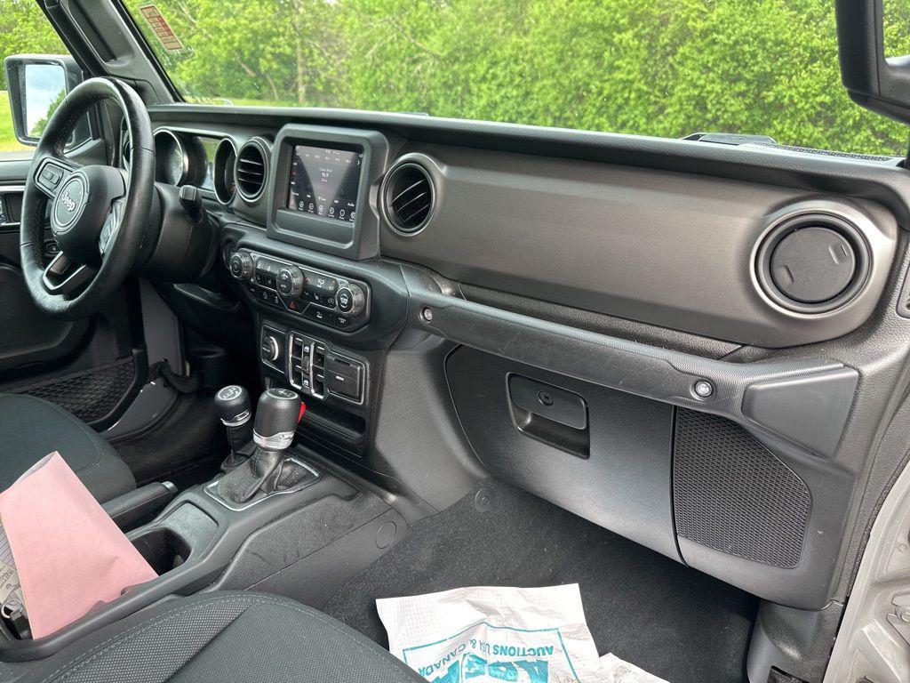 used 2022 Jeep Gladiator car, priced at $36,586