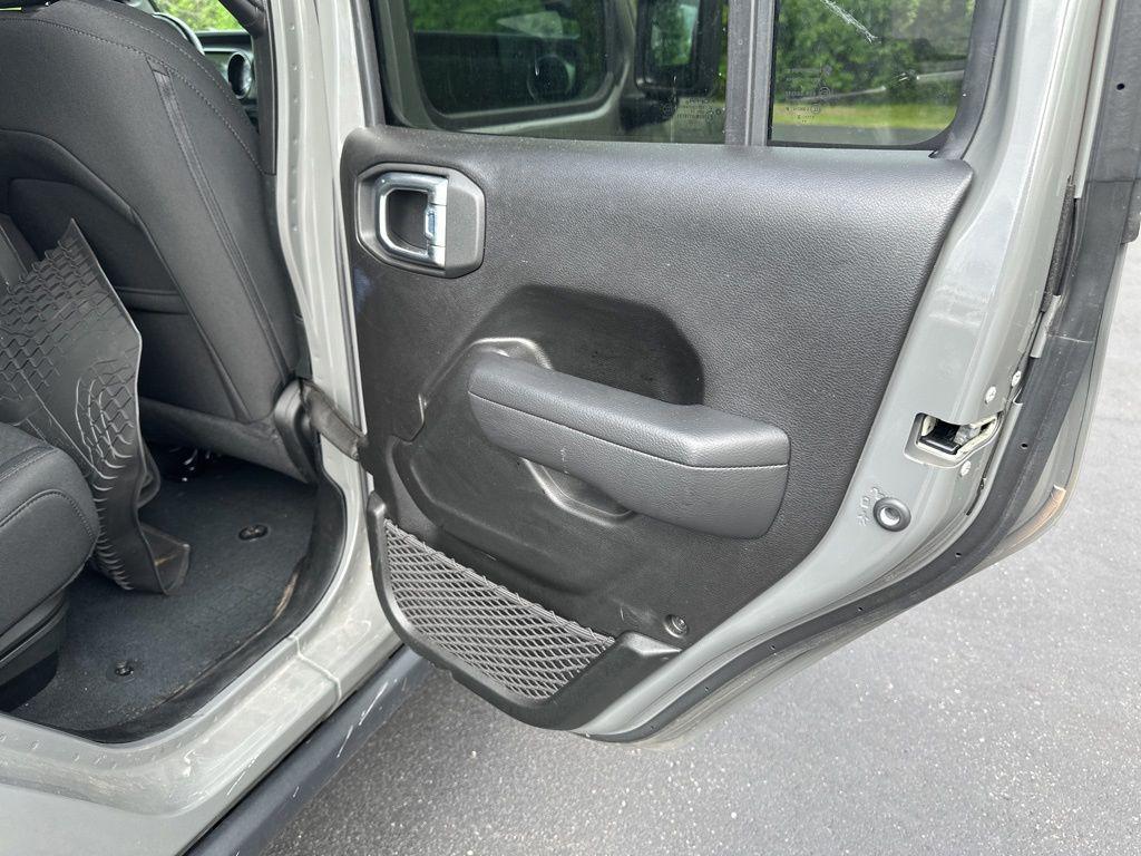 used 2022 Jeep Gladiator car, priced at $36,586