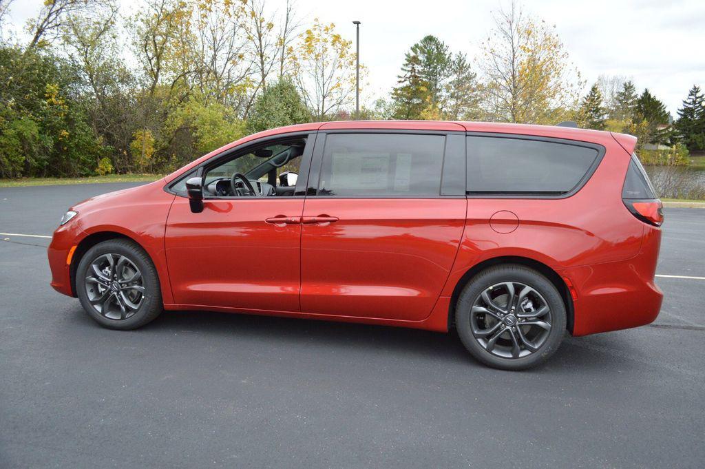 new 2026 Chrysler Pacifica car, priced at $41,797