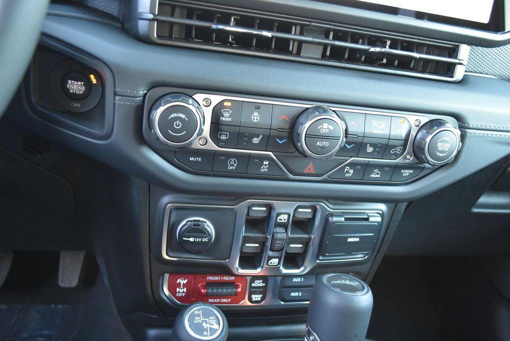 new 2026 Jeep Gladiator car, priced at $60,921