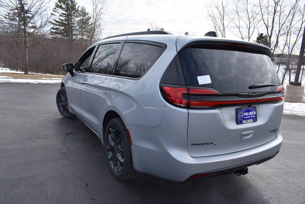 new 2026 Chrysler Pacifica car, priced at $54,530