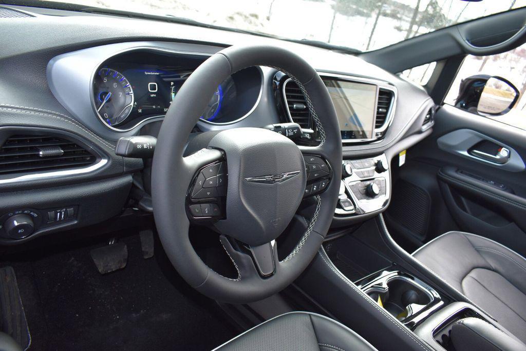 new 2026 Chrysler Pacifica car, priced at $54,530