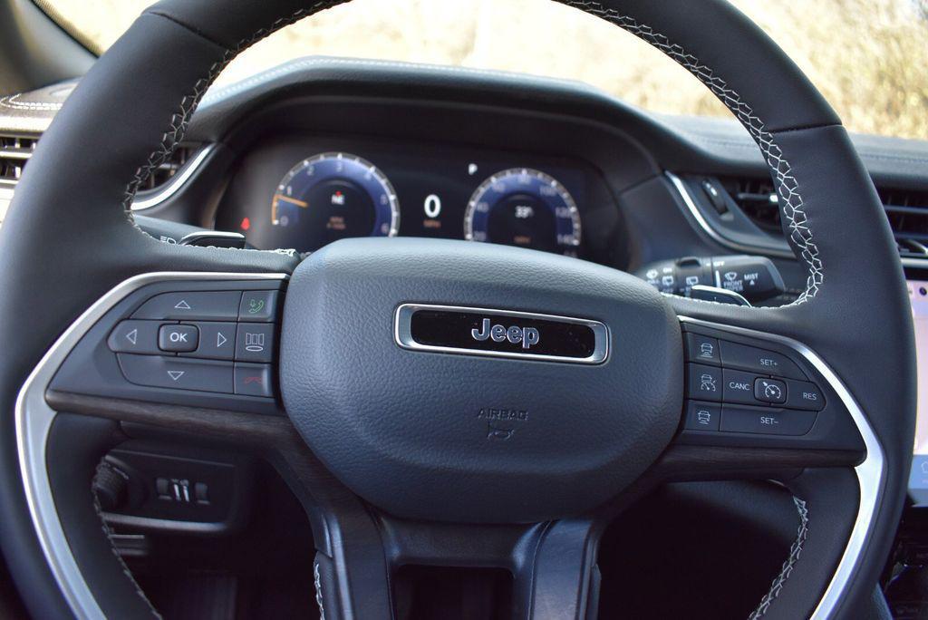 new 2025 Jeep Grand Cherokee L car, priced at $47,999