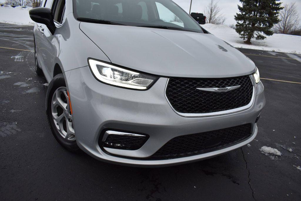 used 2024 Chrysler Pacifica car, priced at $36,924