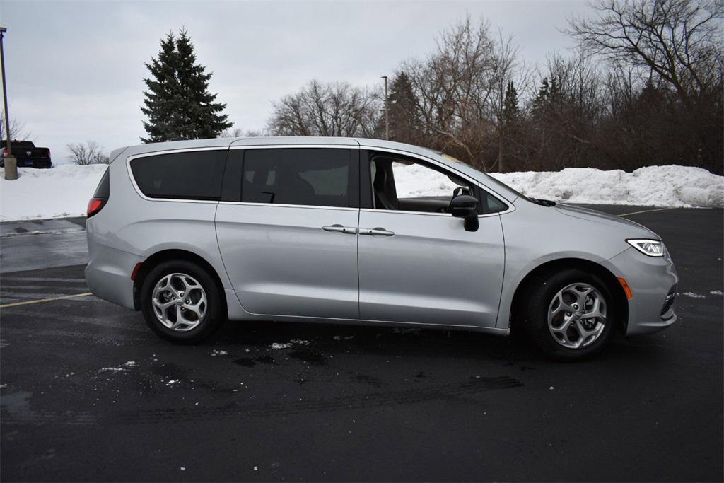used 2024 Chrysler Pacifica car, priced at $37,698