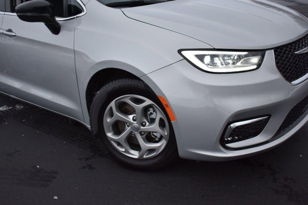 used 2024 Chrysler Pacifica car, priced at $36,924