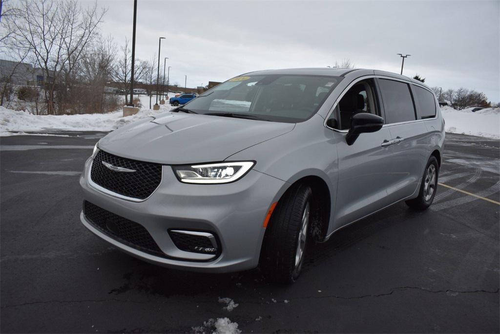 used 2024 Chrysler Pacifica car, priced at $37,698