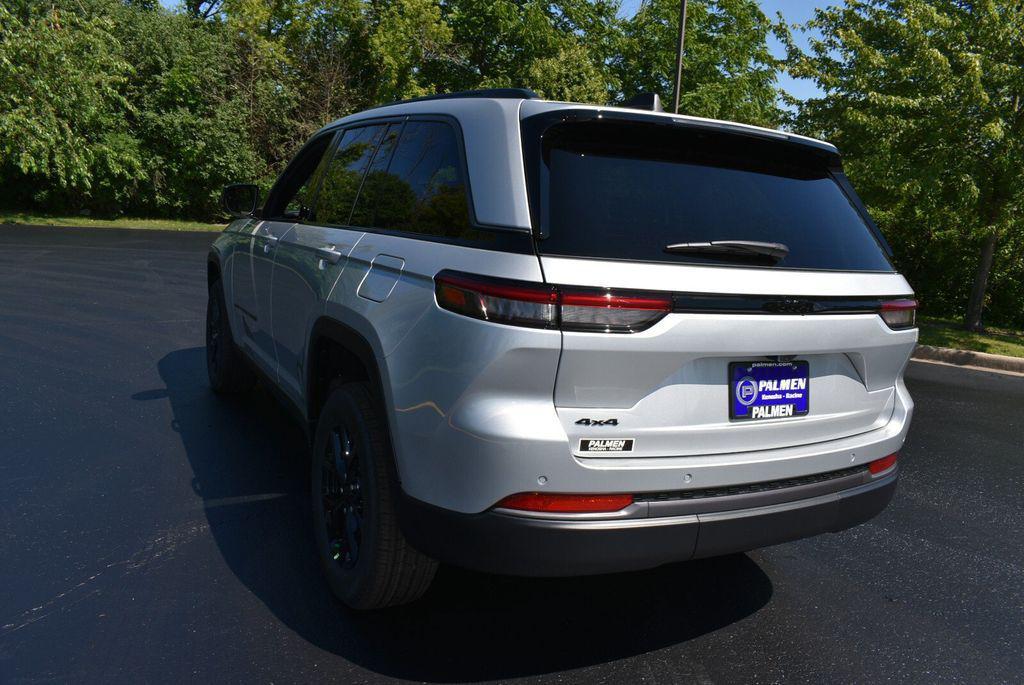 new 2026 Jeep Grand Cherokee car, priced at $42,138