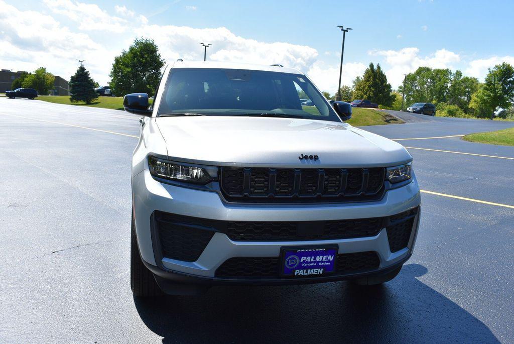new 2026 Jeep Grand Cherokee car, priced at $42,138
