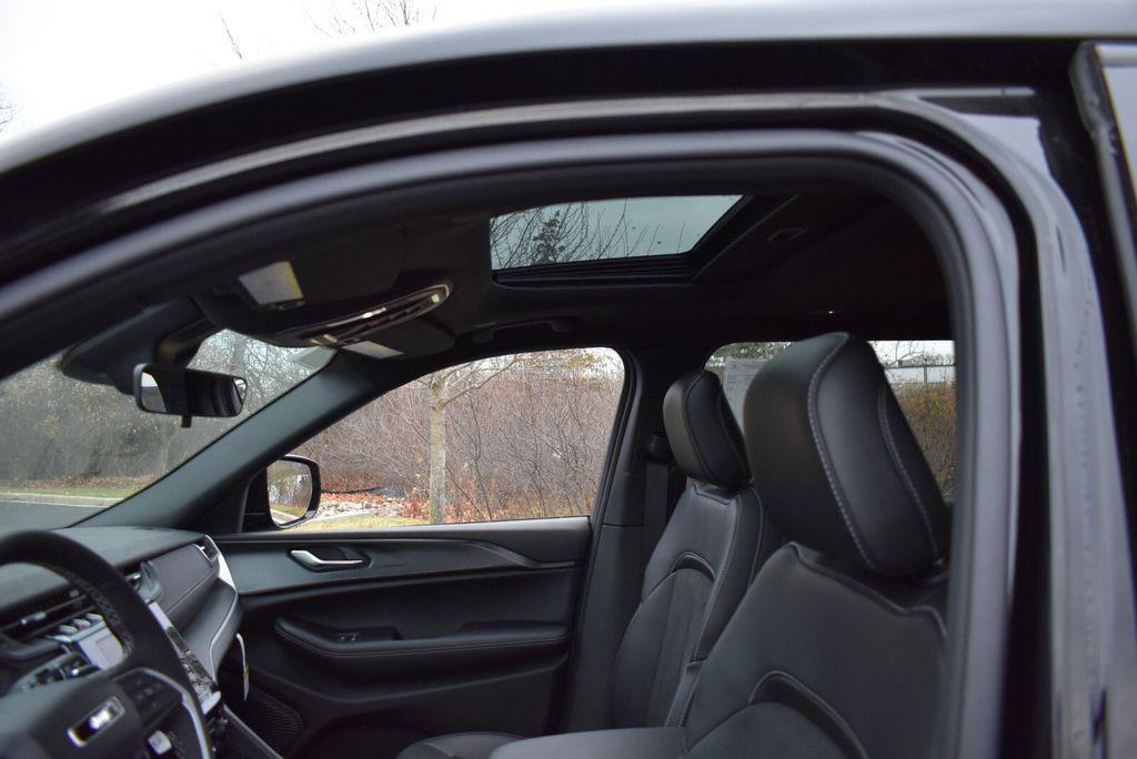 new 2025 Jeep Grand Cherokee L car, priced at $40,999