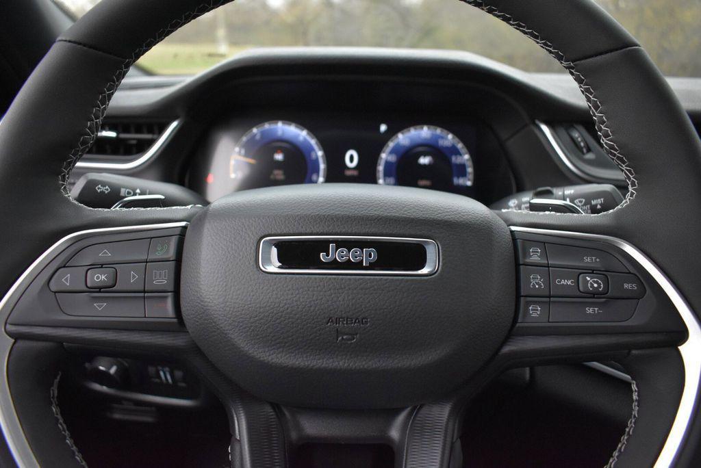 new 2025 Jeep Grand Cherokee L car, priced at $40,999
