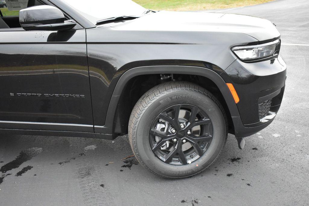new 2025 Jeep Grand Cherokee L car, priced at $40,999