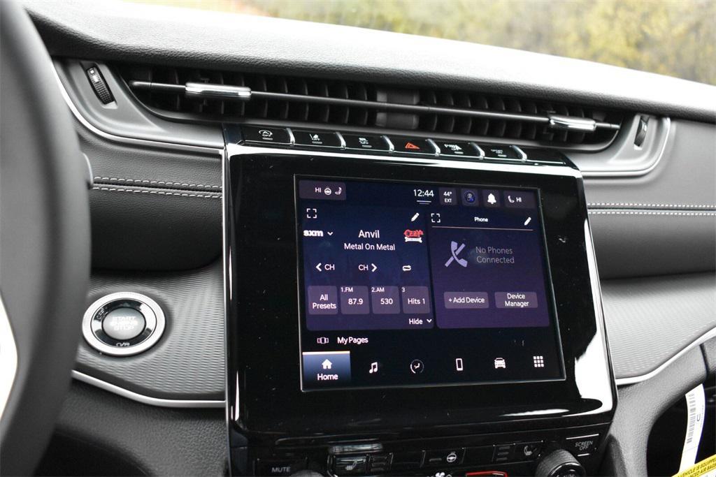 new 2025 Jeep Grand Cherokee car, priced at $37,999