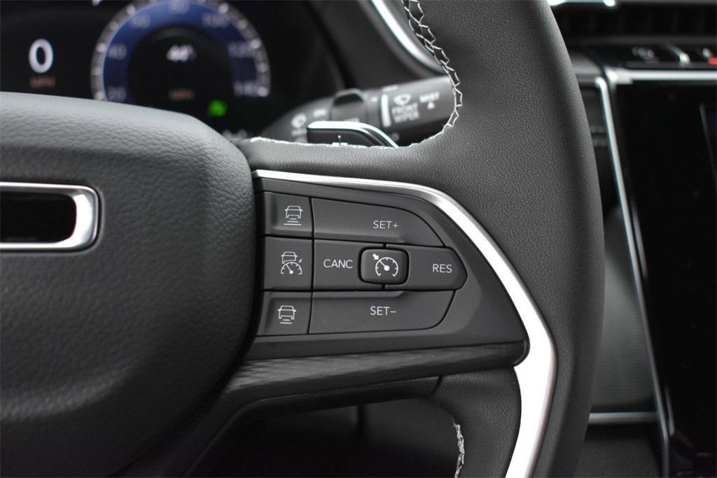 new 2025 Jeep Grand Cherokee car, priced at $37,999