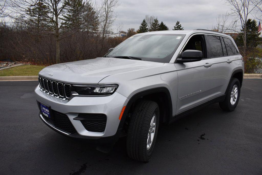 new 2025 Jeep Grand Cherokee car, priced at $33,990