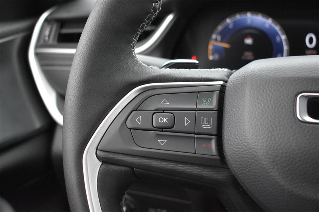 new 2025 Jeep Grand Cherokee car, priced at $37,999