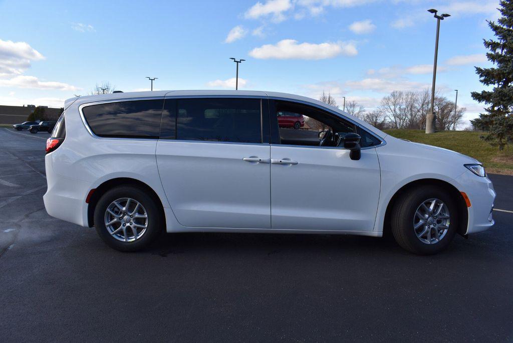 new 2026 Chrysler Pacifica car, priced at $40,992