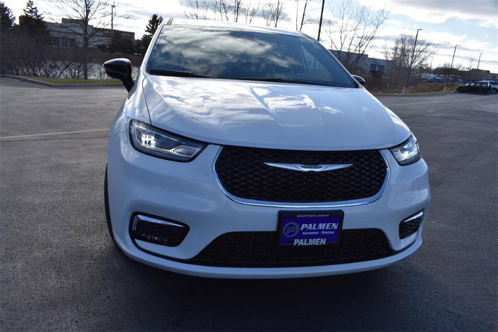 new 2026 Chrysler Pacifica car, priced at $41,192