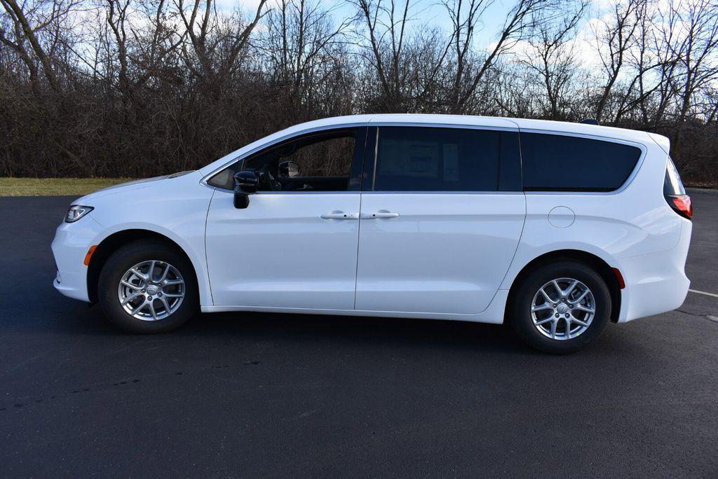 new 2026 Chrysler Pacifica car, priced at $40,992