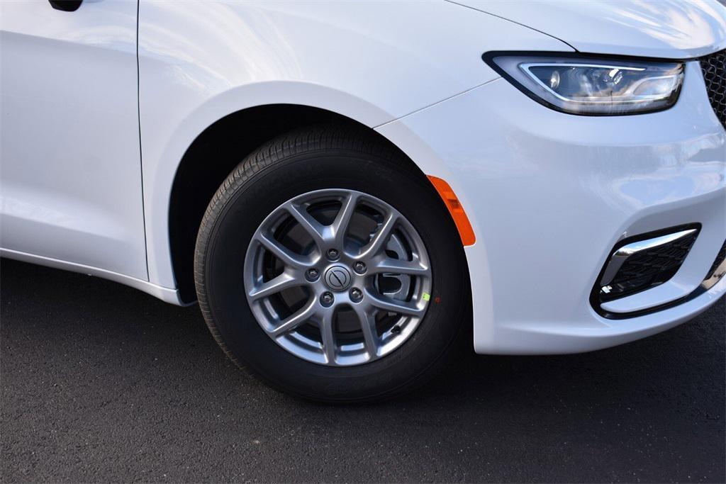 new 2026 Chrysler Pacifica car, priced at $41,192