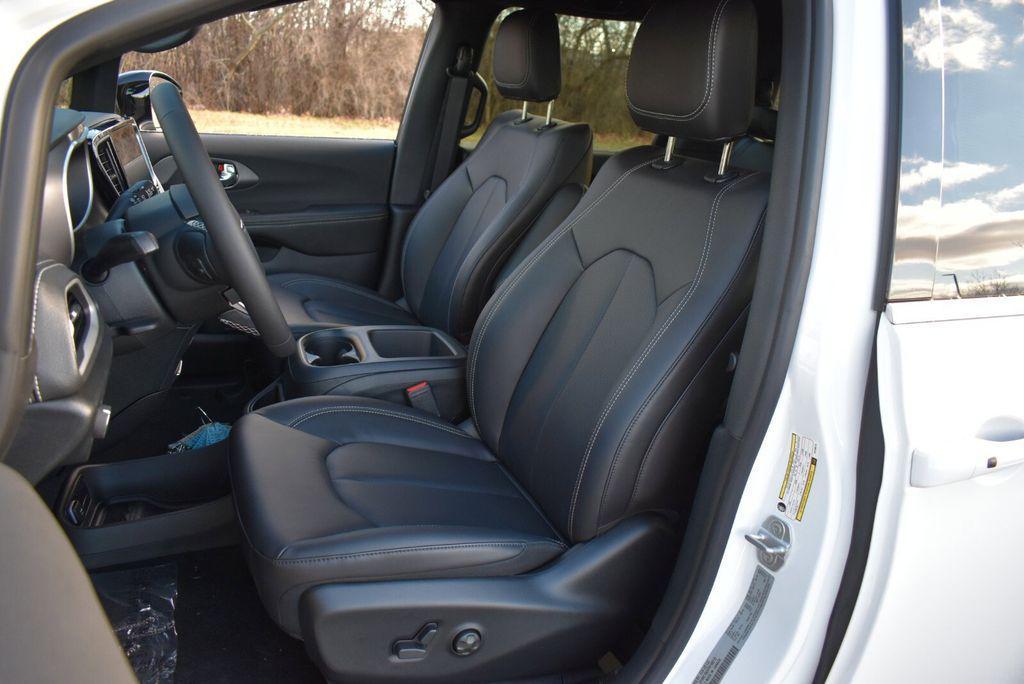 new 2026 Chrysler Pacifica car, priced at $40,992