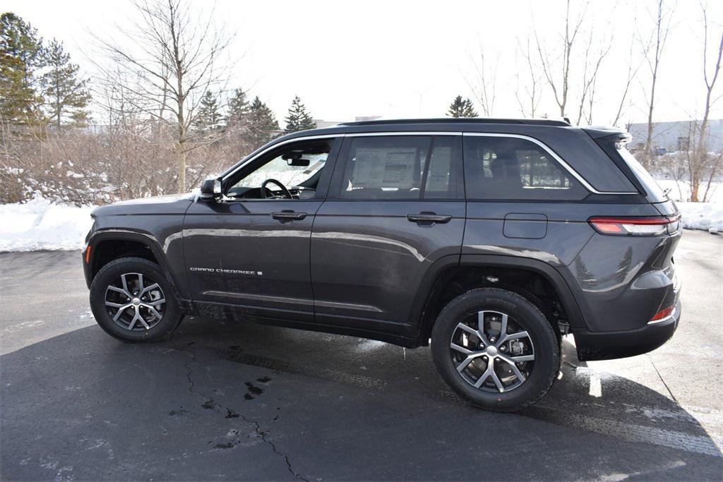 new 2025 Jeep Grand Cherokee car, priced at $42,499