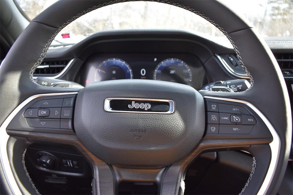 new 2025 Jeep Grand Cherokee car, priced at $42,499