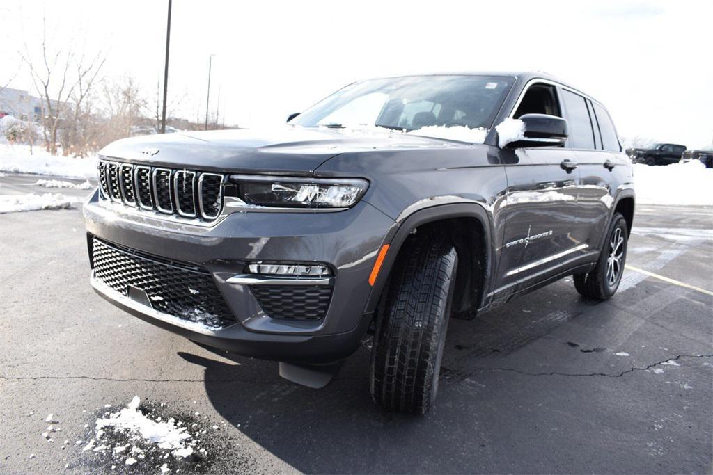 new 2025 Jeep Grand Cherokee car, priced at $42,499