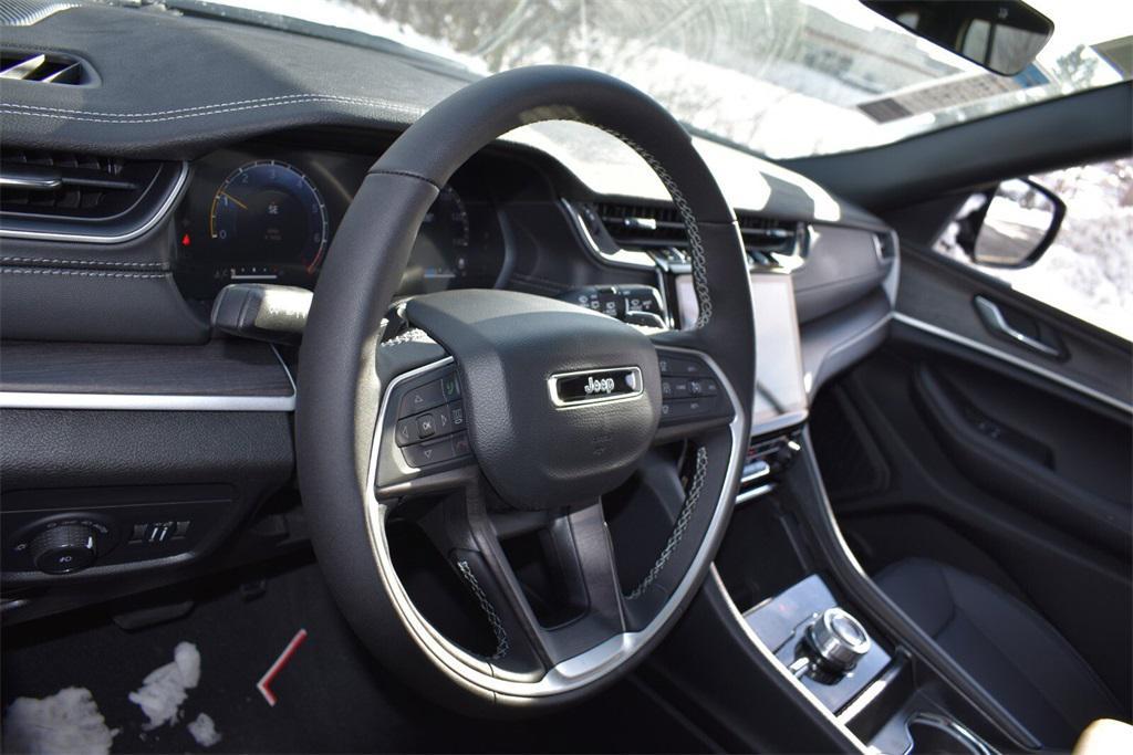 new 2025 Jeep Grand Cherokee car, priced at $42,499