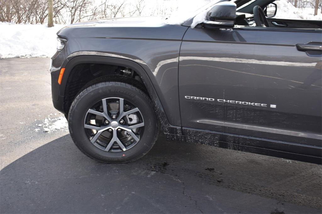 new 2025 Jeep Grand Cherokee car, priced at $42,499