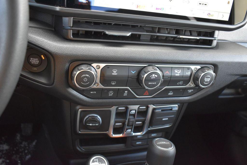 new 2026 Jeep Gladiator car, priced at $43,827