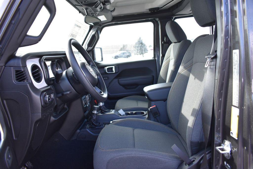 new 2026 Jeep Gladiator car, priced at $43,827