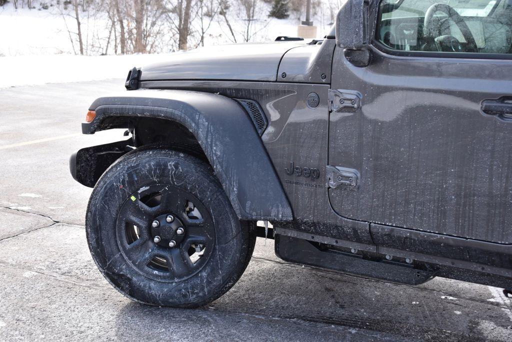 new 2026 Jeep Gladiator car, priced at $43,827