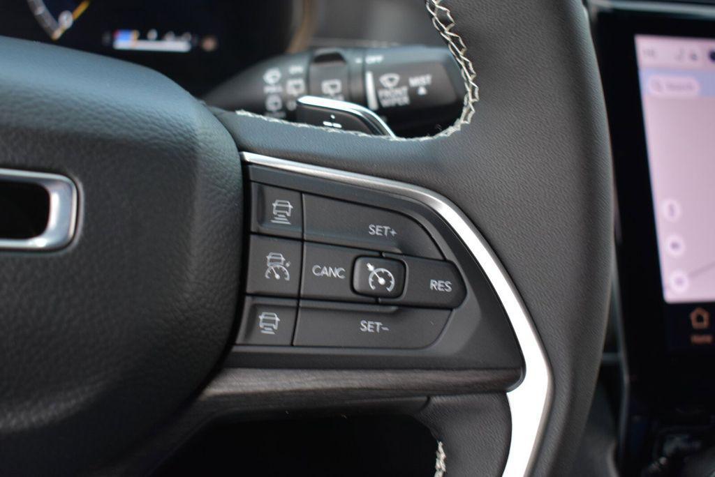 new 2025 Jeep Grand Cherokee car, priced at $38,999