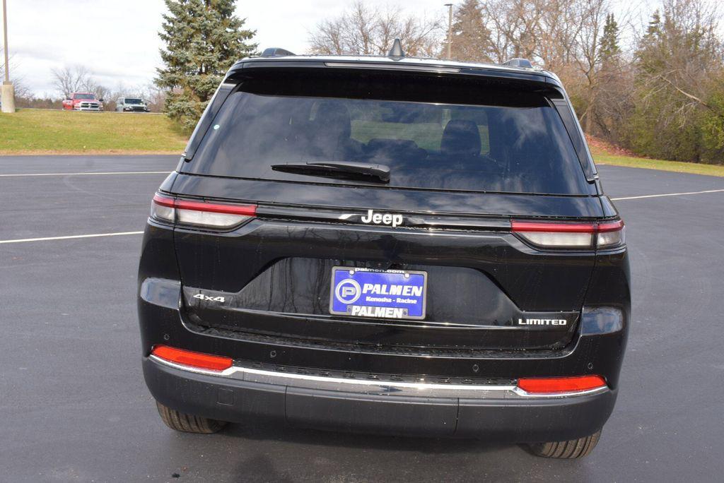 new 2025 Jeep Grand Cherokee car, priced at $38,999