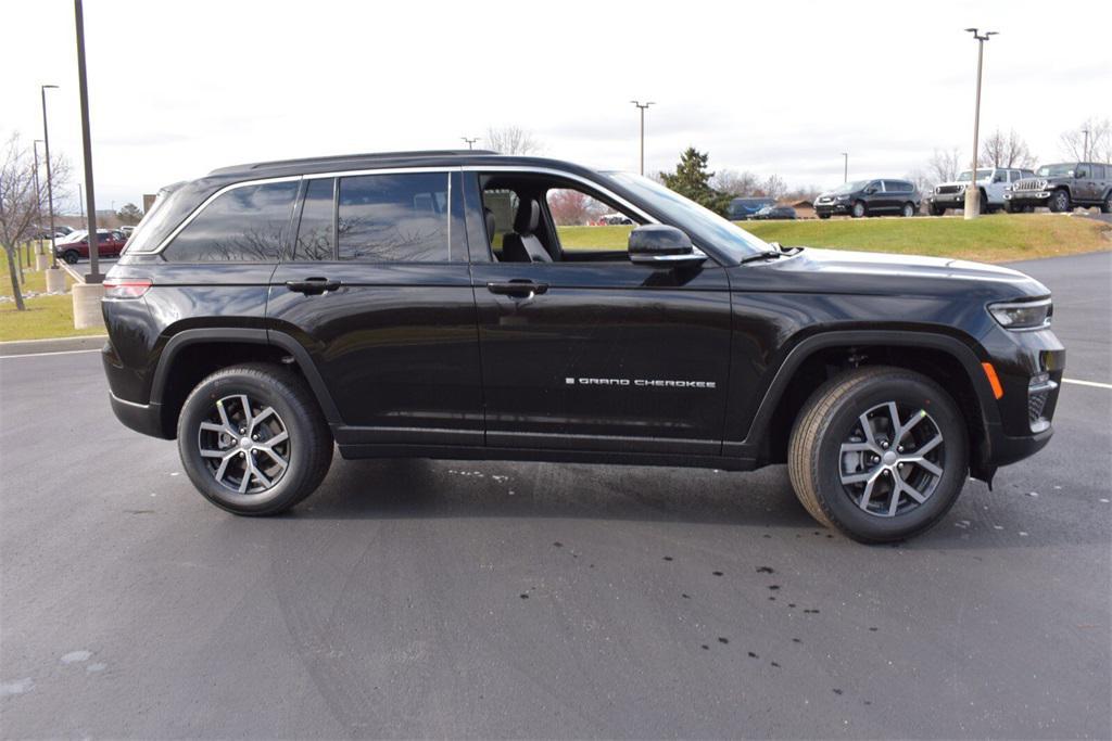 new 2025 Jeep Grand Cherokee car, priced at $42,999