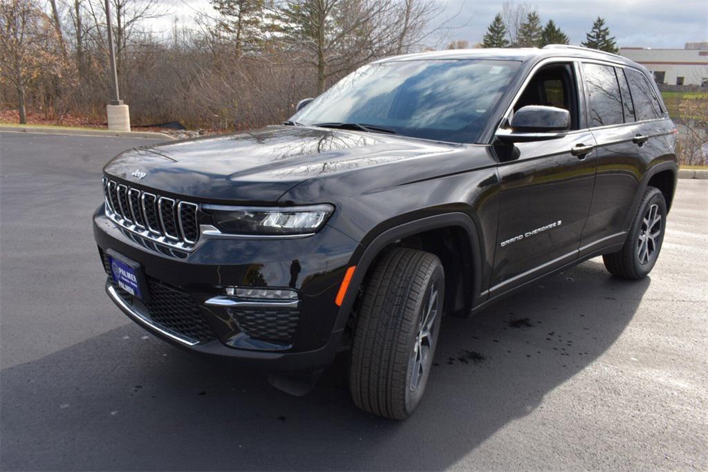 new 2025 Jeep Grand Cherokee car, priced at $42,999