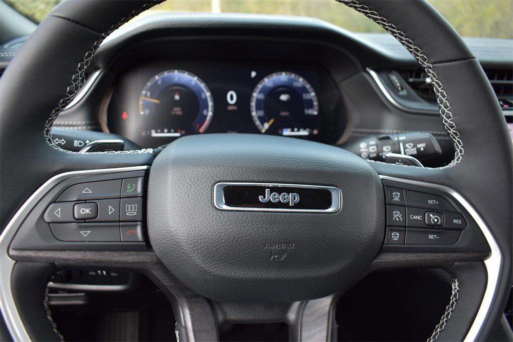 new 2025 Jeep Grand Cherokee car, priced at $42,999